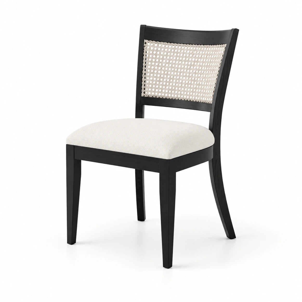 Chaise en bois avec assise en tissu crème et dossier en rotin