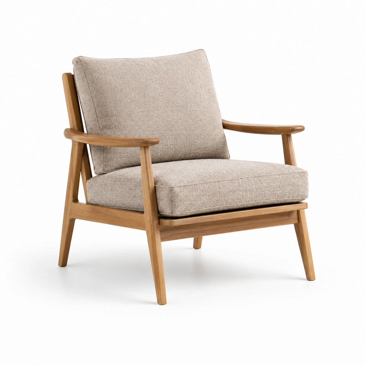 Fauteuil en tissu beige avec structure en bois de chêne