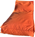 Pouf géant de jardin orange utilisable comme transat pour terrasse ou bord de piscine